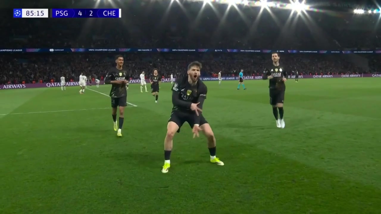 赵博出击遭穿裆 贝维斯单刀破门助三镇两球领先