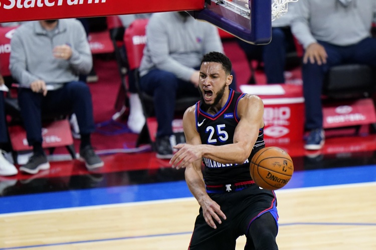 里弗斯谈西蒙斯 季后赛拒持球摧毁球队进攻