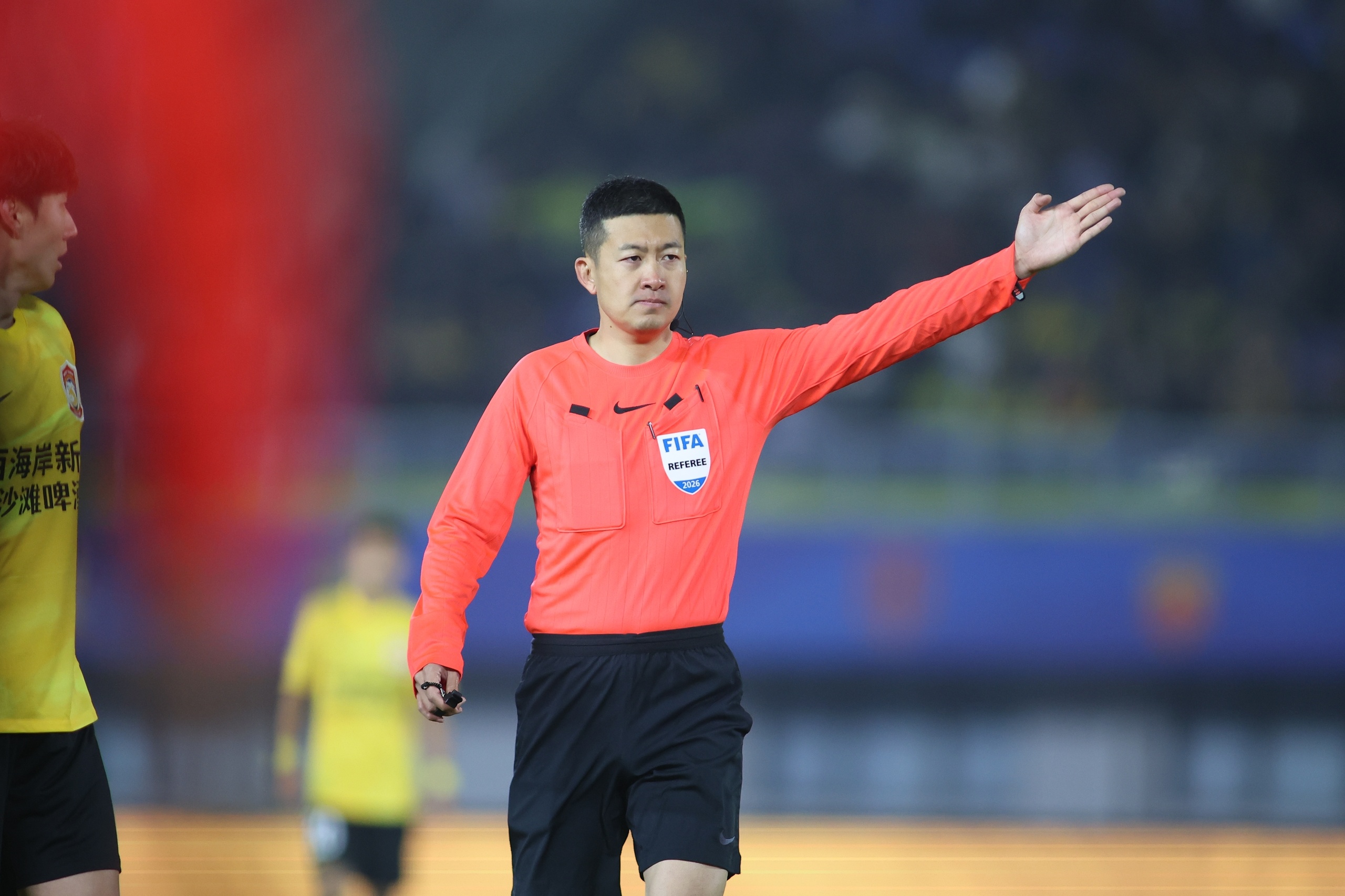 国际级裁判张雷执哨闽超揭幕战 视频辅助系统FVS启用