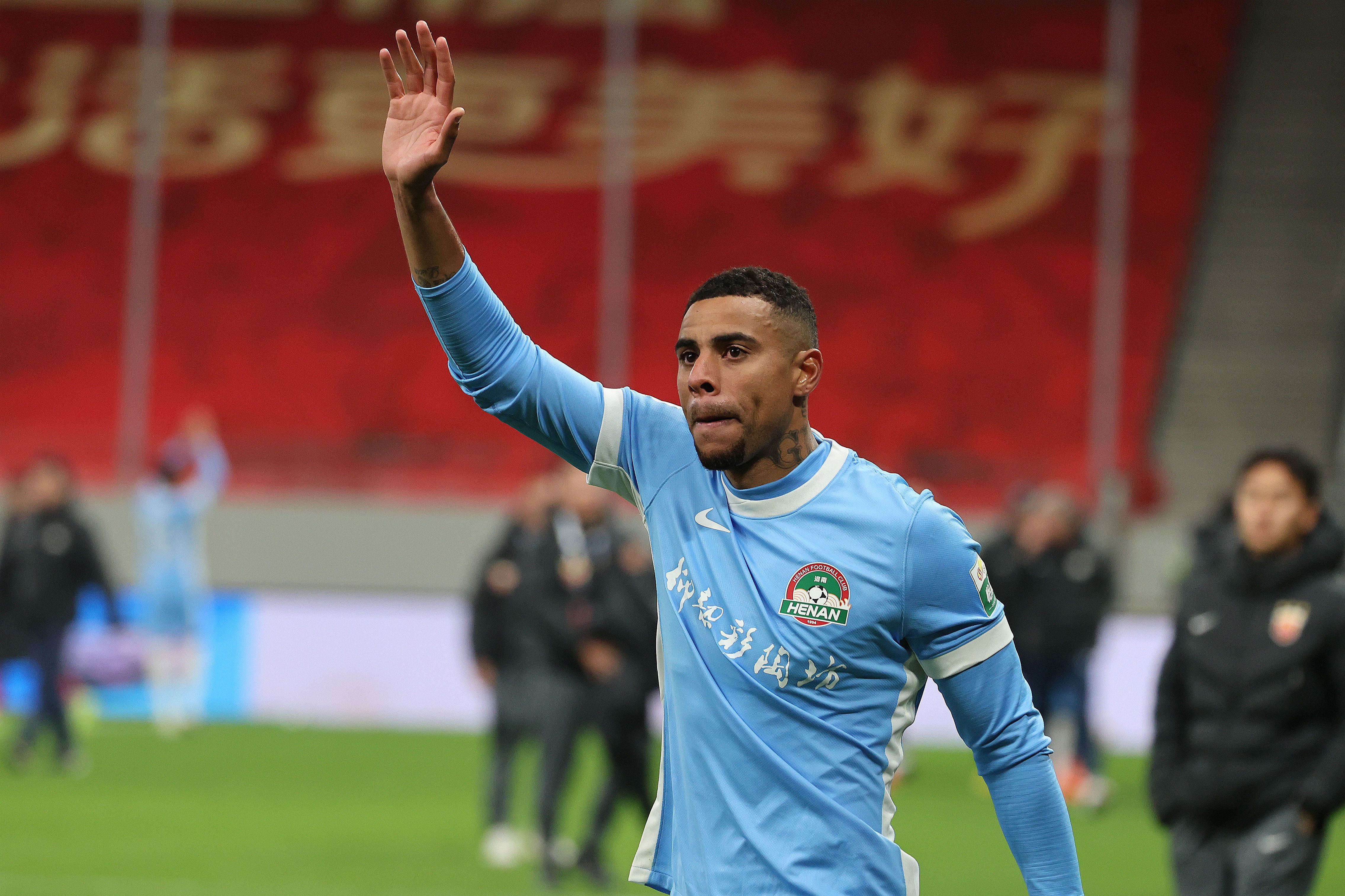 河南外援古斯塔沃归队合练 随队出征青岛