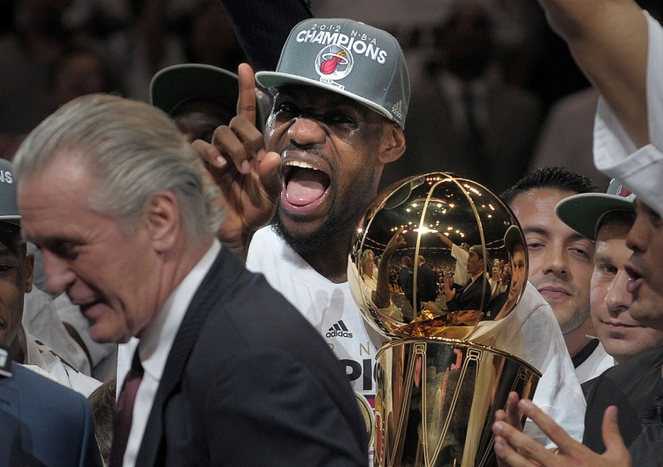 雷霆首轮10连胜创历史第六队，湖人20连胜封神