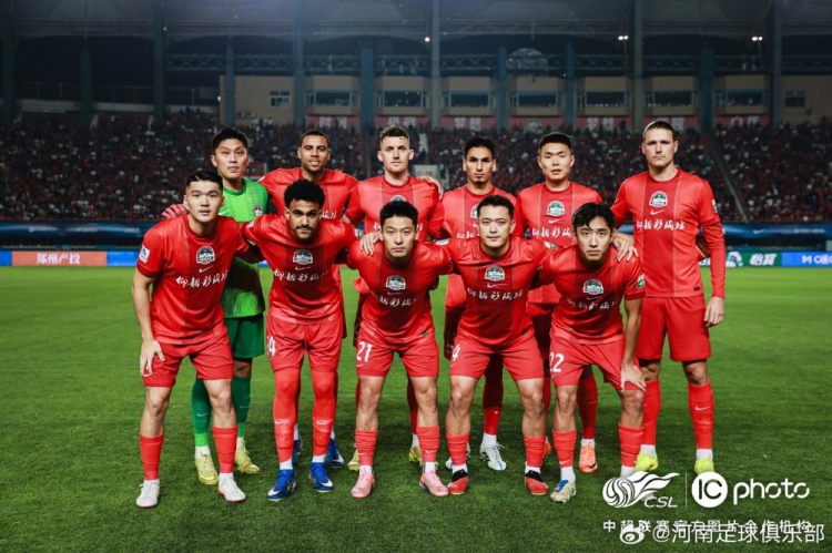 河南主场0-3完败申花 点球+两连击锁定胜局 河南主场0-3完败申花 点球+两连击锁定胜局