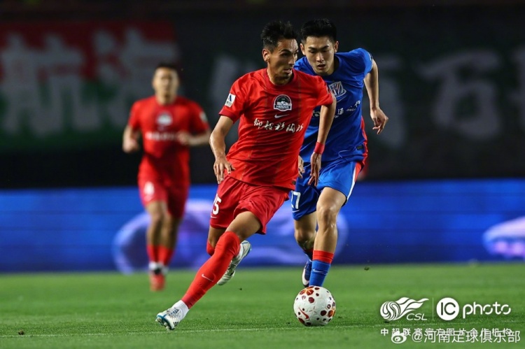 河南主场0-3完败申花 点球+两连击锁定胜局 河南主场0-3完败申花 点球+两连击锁定胜局