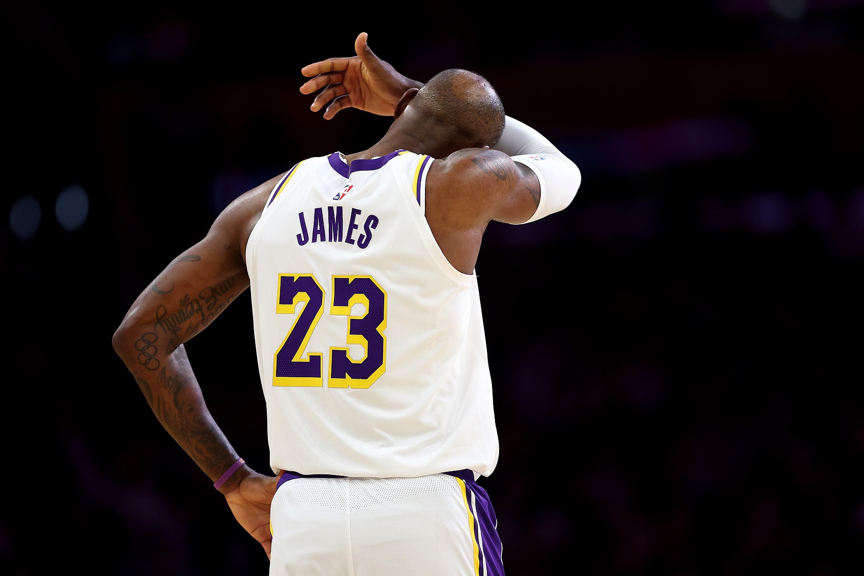 帕森斯：系列赛若拖至G6/G7，詹姆斯体能存忧——G4仅10分8失误