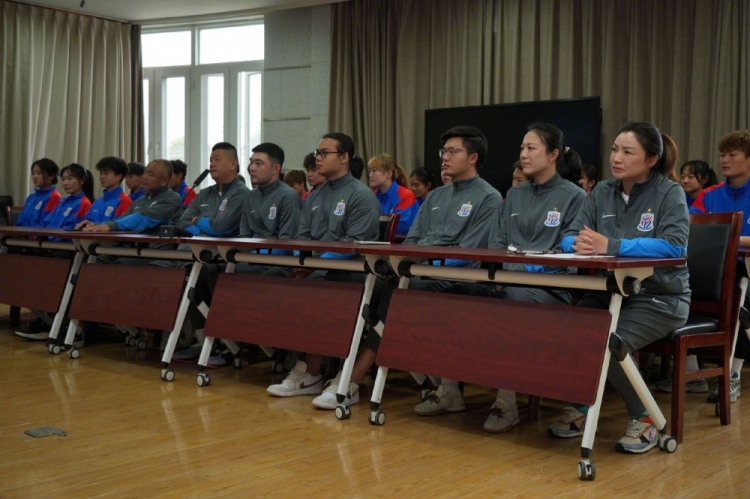 申花上体女足2026赛季出征：第八年合作，六名新援亮相