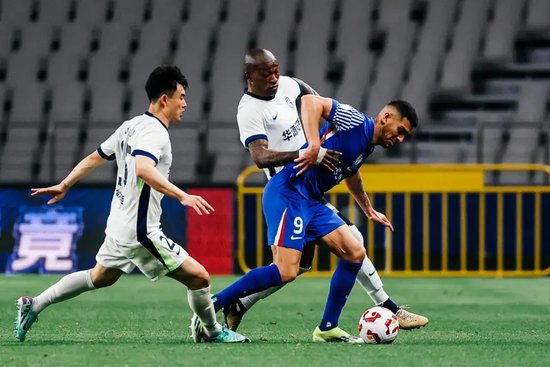 申花热身3-0河南，路易斯米内罗破门；国足生死战朱辰杰锁定中卫首发
