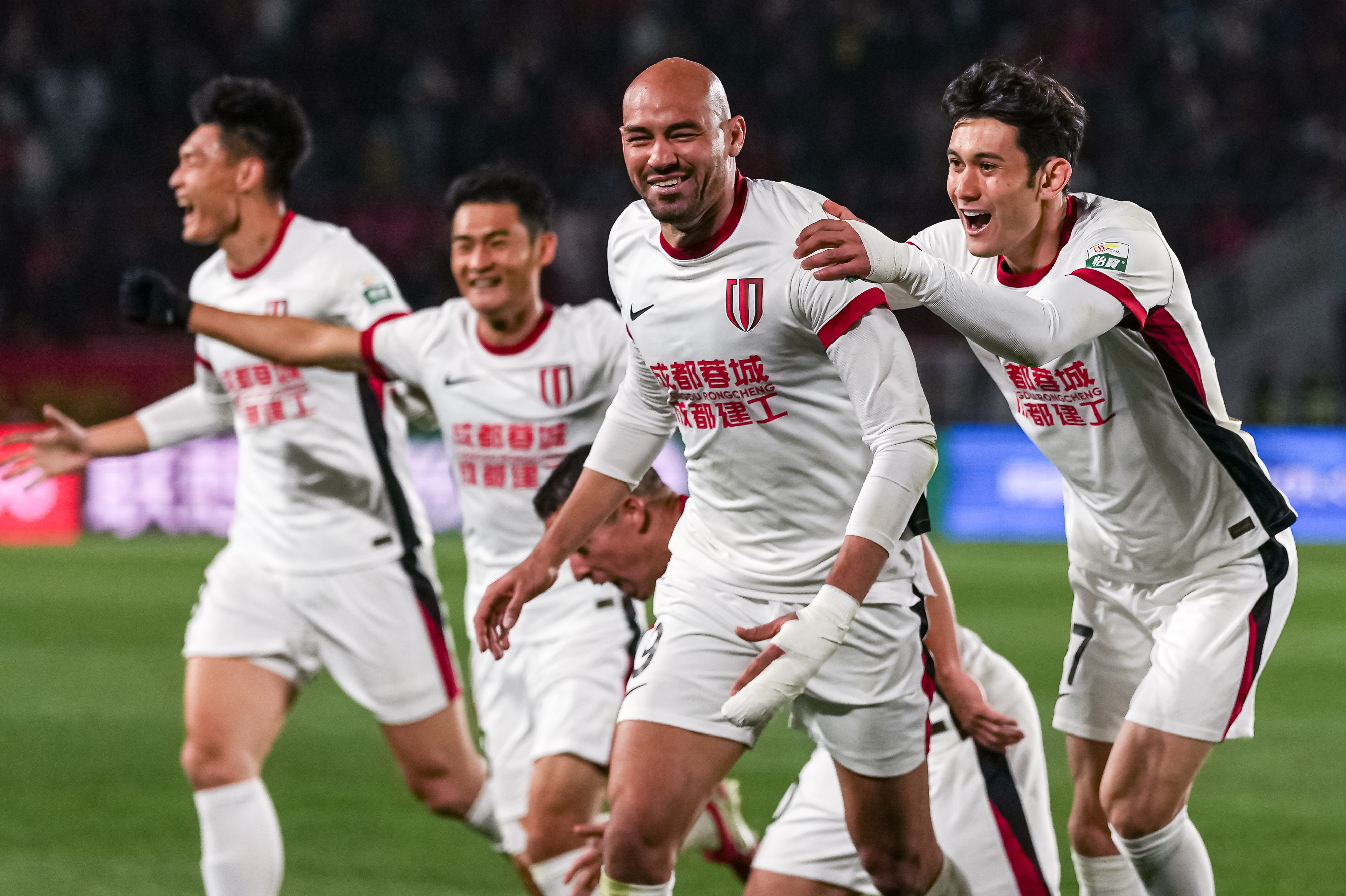 八连胜 蓉城3-0复仇河南 攻防数据领跑中超 八连胜 蓉城3-0复仇河南 攻防数据领跑中超