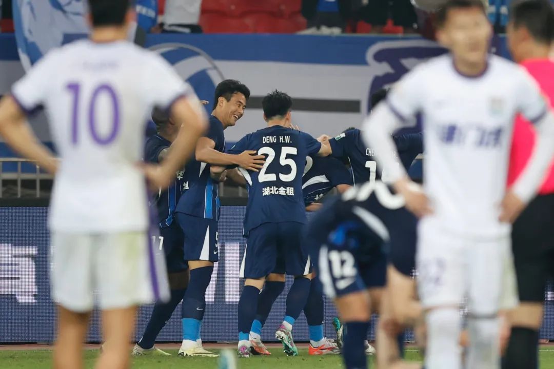 44秒闪击到逆转，邓卓翔四场7分激活三镇“魂”