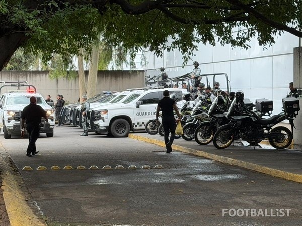 70+军警封锁训练场,韩媒曝世界杯安保规格 70+军警封锁训练场,韩媒曝世界杯安保规格