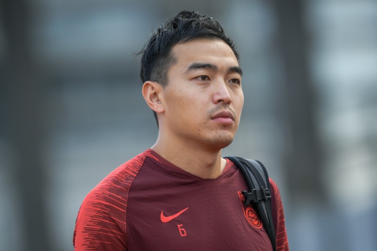 冯潇霆:12强赛差1分 那一届国足终结对韩不胜仍留遗憾 冯潇霆:12强赛差1分 那一届国足终结对韩不胜仍留遗憾